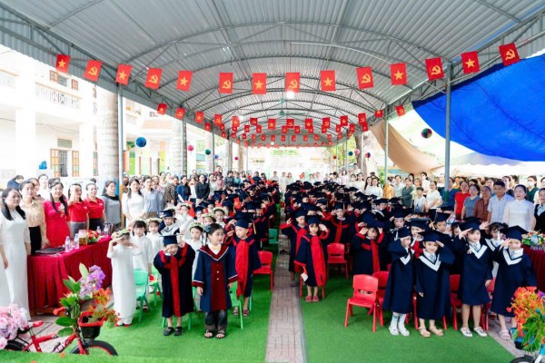 Lễ ra trường cho trẻ 5 tuổi